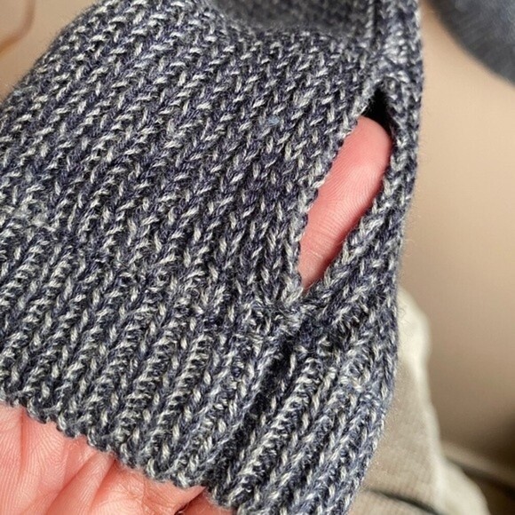 Lululemon sweater Womens size 4 Gray Cabin Yogi Sweater merino wool - Picture 4 of 9